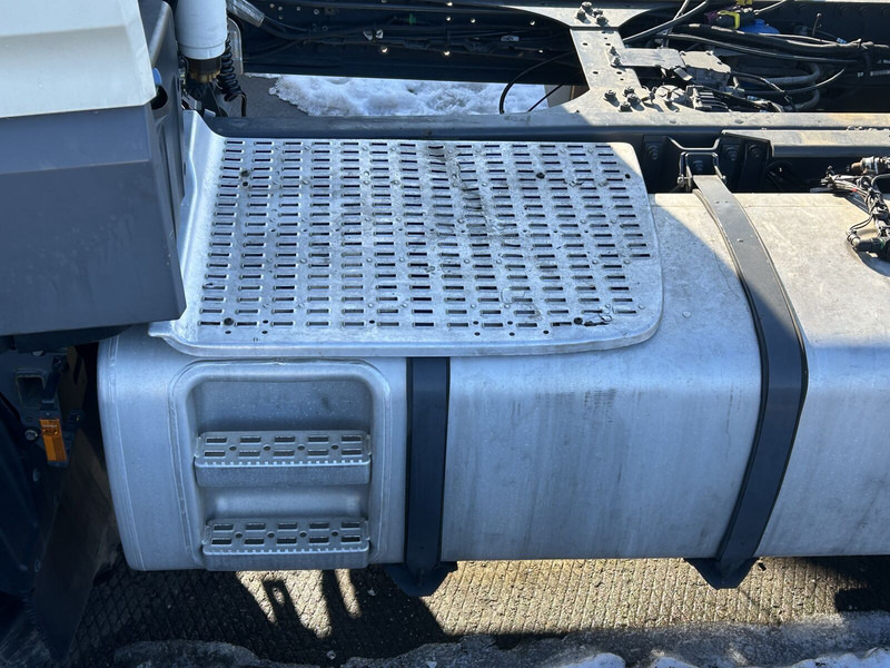 DAF - Топливный бак для Грузовиков: фото 2 DAF - Топливный бак для Грузовиков: фото 2