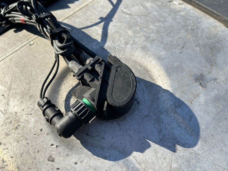 DAF - Топливный бак для Грузовиков: фото 4 DAF - Топливный бак для Грузовиков: фото 4