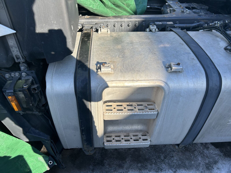 DAF - Топливный бак для Грузовиков: фото 2 DAF - Топливный бак для Грузовиков: фото 2