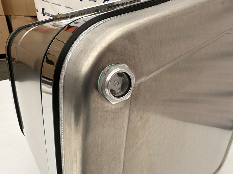 Hydraulic aluminum oil tank 204L - Бак для гидравлической жидкости для Грузовиков: фото 3 Hydraulic aluminum oil tank 204L - Бак для гидравлической жидкости для Грузовиков: фото 3