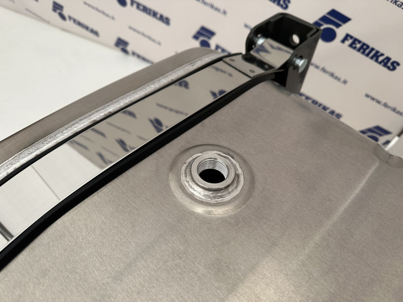 Hydraulic aluminum oil tank 204L - Бак для гидравлической жидкости для Грузовиков: фото 5 Hydraulic aluminum oil tank 204L - Бак для гидравлической жидкости для Грузовиков: фото 5