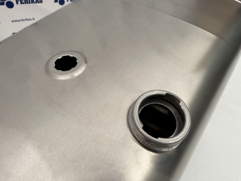 Iveco New aluminum fuel tank 350L - Топливный бак для Грузовиков: фото 3 Iveco New aluminum fuel tank 350L - Топливный бак для Грузовиков: фото 3