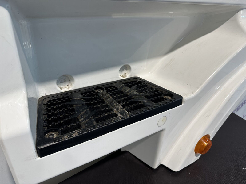 MAN foot step, left side - Бампер для Грузовиков: фото 4 MAN foot step, left side - Бампер для Грузовиков: фото 4