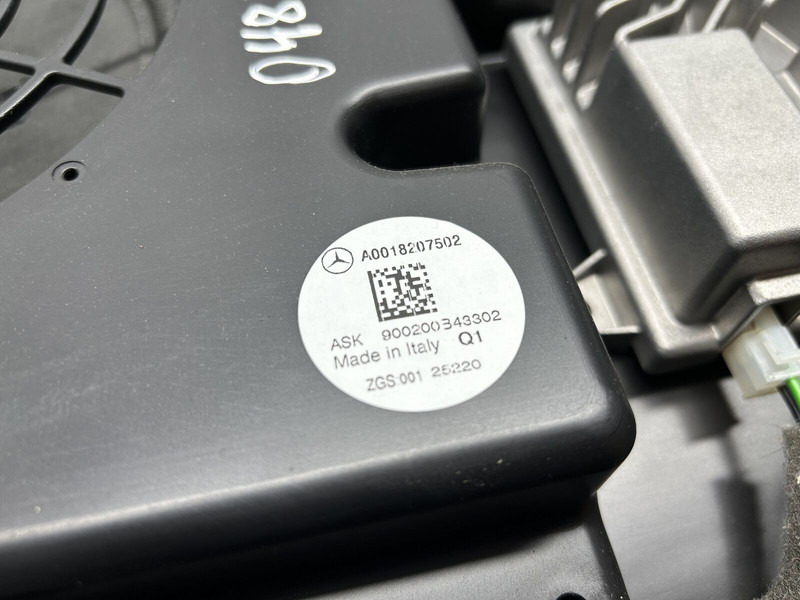 Mercedes-Benz - Кабина и интерьер для Грузовиков: фото 4 Mercedes-Benz - Кабина и интерьер для Грузовиков: фото 4