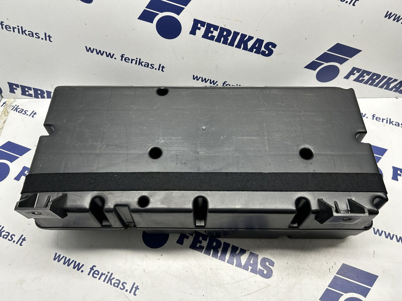 Mercedes-Benz - Кабина и интерьер для Грузовиков: фото 3 Mercedes-Benz - Кабина и интерьер для Грузовиков: фото 3