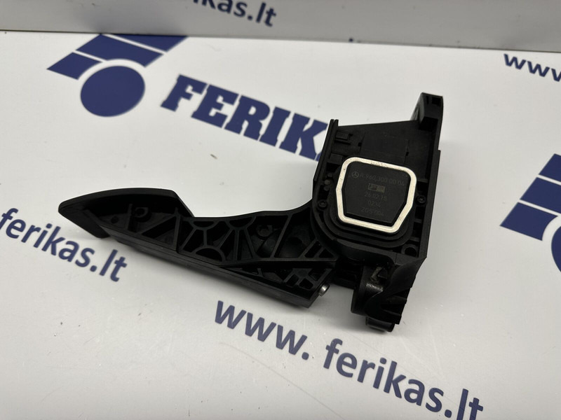 Mercedes-Benz MP4 accelerator pedal - Педаль для Грузовиков: фото 2 Mercedes-Benz MP4 accelerator pedal - Педаль для Грузовиков: фото 2