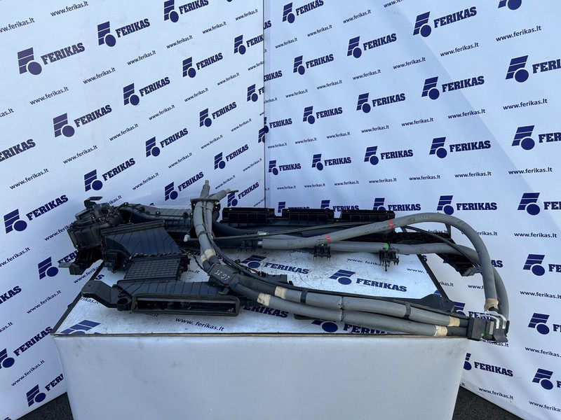 Mercedes-Benz cabin air conditioning system - Часть системы кондиционирования для Грузовиков: фото 1 Mercedes-Benz cabin air conditioning system - Часть системы кондиционирования для Грузовиков: фото 1