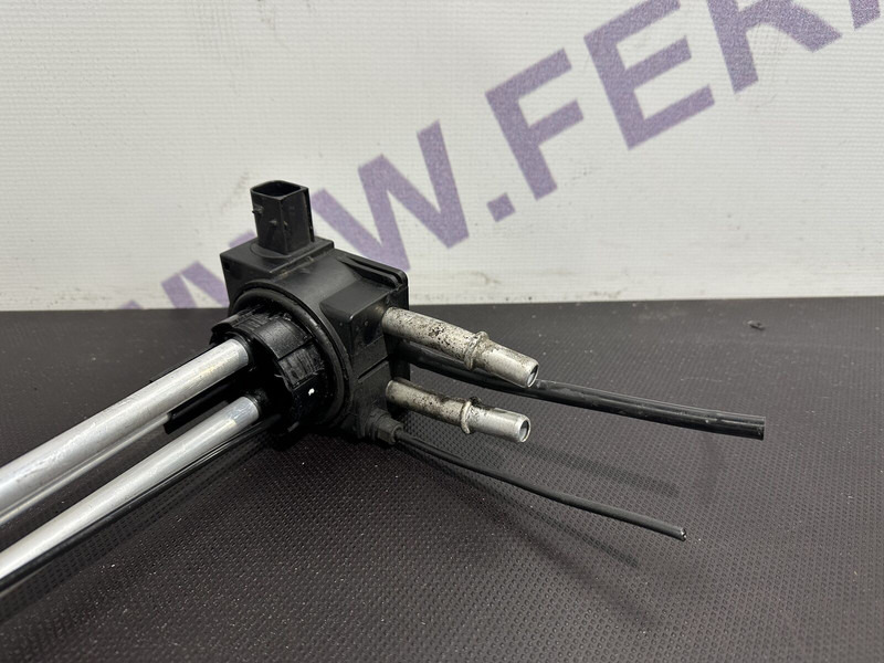 Mercedes-Benz fuel level sensor - Сенсор для Грузовиков: фото 4 Mercedes-Benz fuel level sensor - Сенсор для Грузовиков: фото 4