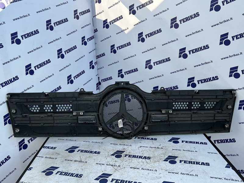 Mercedes-Benz with illuminated logo - Решётка радиатора для Грузовиков: фото 4 Mercedes-Benz with illuminated logo - Решётка радиатора для Грузовиков: фото 4