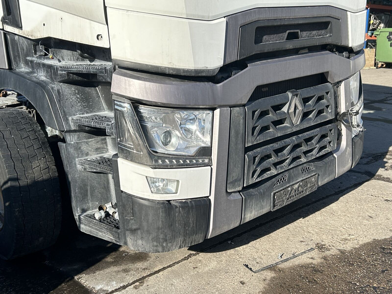 Renault T - Бампер: фото 2 Renault T - Бампер: фото 2