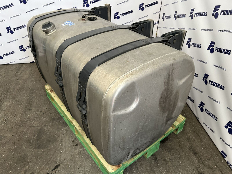 Scania Scania R 575L complete fuel tank 700x725x1340 - Топливный бак для Грузовиков: фото 2 Scania Scania R 575L complete fuel tank 700x725x1340 - Топливный бак для Грузовиков: фото 2