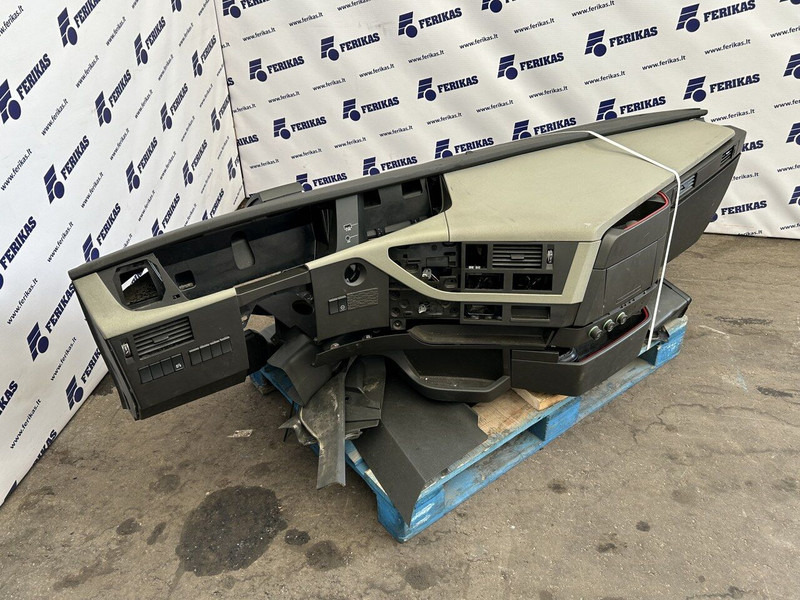 Volvo FH - Приборная панель для Грузовиков: фото 2 Volvo FH - Приборная панель для Грузовиков: фото 2