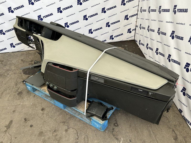 Volvo FH - Приборная панель для Грузовиков: фото 3 Volvo FH - Приборная панель для Грузовиков: фото 3