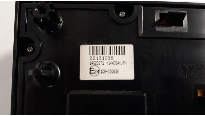 Volvo Radio control unit !! (WORLDWIDE DELIVERY) - Приборная панель для Грузовиков: фото 3 Volvo Radio control unit !! (WORLDWIDE DELIVERY) - Приборная панель для Грузовиков: фото 3