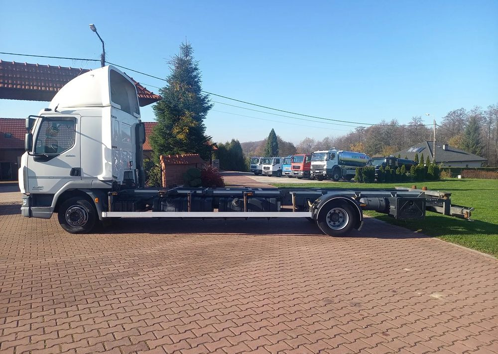 DAF 45 - Грузовик-контейнеровоз/ Сменный кузов: фото 3 DAF 45 - Грузовик-контейнеровоз/ Сменный кузов: фото 3