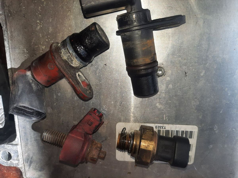 Cummins 239Kvt - Блок управления: фото 4 Cummins 239Kvt - Блок управления: фото 4