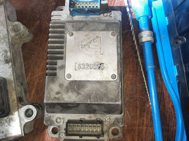 Cummins 239Kvt - Блок управления: фото 2 Cummins 239Kvt - Блок управления: фото 2