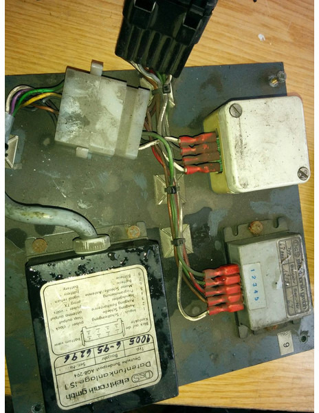 Блок управления MAN Intarder EST-32 ZF-6009058022: фото 12 Блок управления MAN Intarder EST-32 ZF-6009058022: фото 12