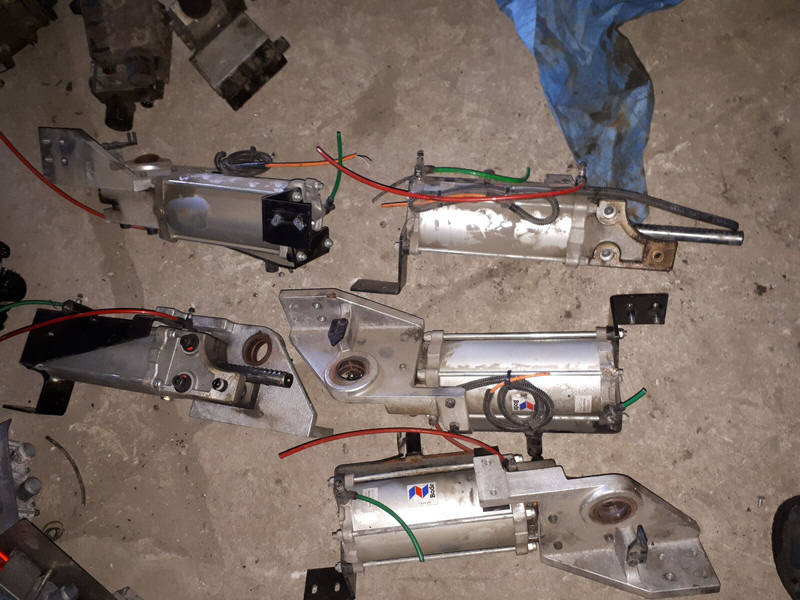 Neoplan BODE цилиндр закрытия - Гидравлический цилиндр: фото 4 Neoplan BODE цилиндр закрытия - Гидравлический цилиндр: фото 4