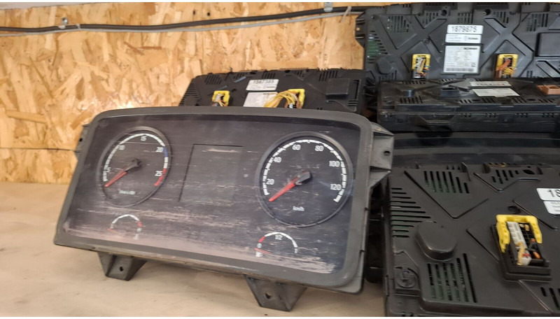 Scania МАН .Ивеко. Вольво. Рено. - Приборная панель: фото 3 Scania МАН .Ивеко. Вольво. Рено. - Приборная панель: фото 3