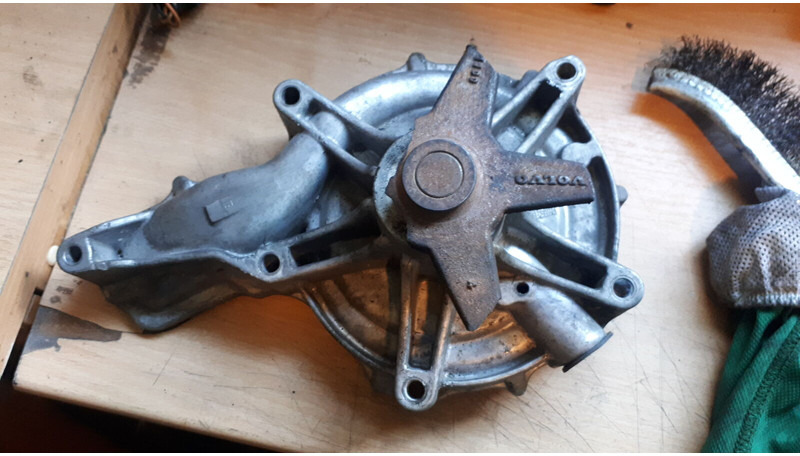 Volvo B 12 9700 . FM/FH - Помпа: фото 1 Volvo B 12 9700 . FM/FH - Помпа: фото 1