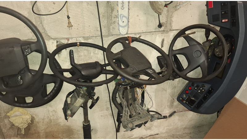 Volvo B12 - Рулевое колесо: фото 1 Volvo B12 - Рулевое колесо: фото 1