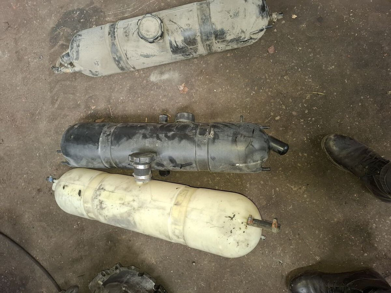 Volvo Scani - Расширительный бачок: фото 3 Volvo Scani - Расширительный бачок: фото 3