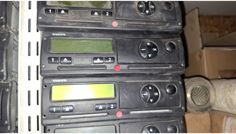 Volvo Video system x-dmr 8 R8 Compact RJ45 - Электрическая система: фото 2 Volvo Video system x-dmr 8 R8 Compact RJ45 - Электрическая система: фото 2