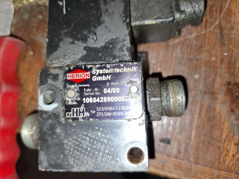 Volvo ZFLS / Herion - Гидравлический цилиндр: фото 1 Volvo ZFLS / Herion - Гидравлический цилиндр: фото 1