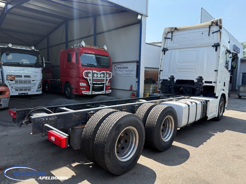 Scania R650 V8 NGS 6x4, Standclima, PTO, Retarder - Грузовик-шасси: фото 2 Scania R650 V8 NGS 6x4, Standclima, PTO, Retarder - Грузовик-шасси: фото 2
