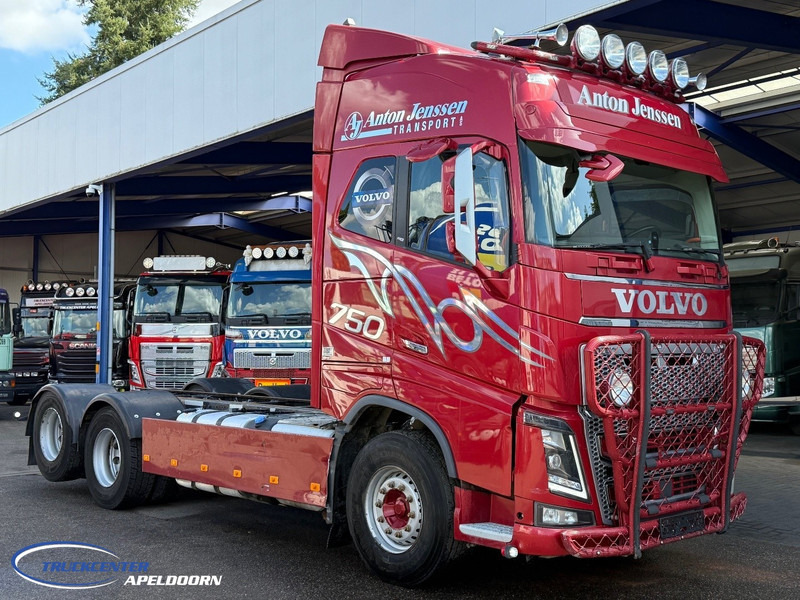 Volvo FH 750 6x4 Tandemlift, Retarder, PTO - Грузовик-шасси: фото 1 Volvo FH 750 6x4 Tandemlift, Retarder, PTO - Грузовик-шасси: фото 1