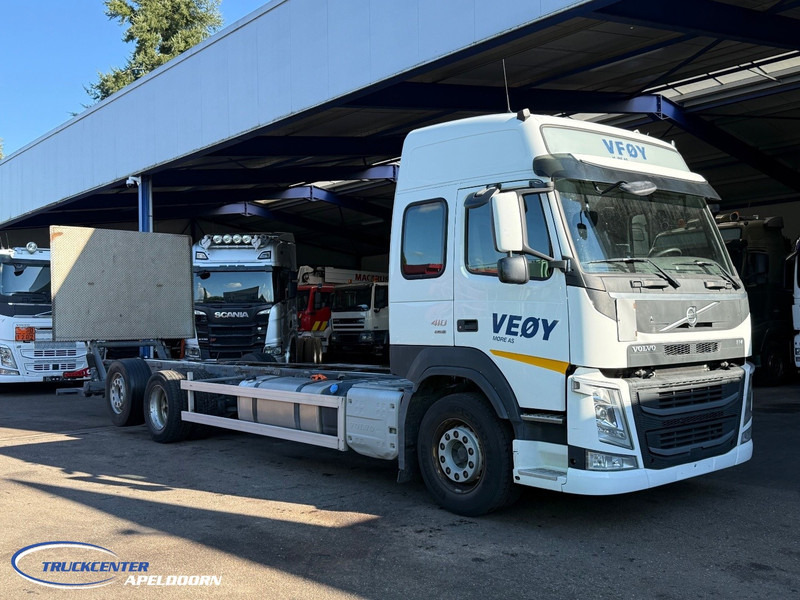 Volvo FM 410 379000 km, 6x2, Globetrotter - Грузовик-шасси: фото 1 Volvo FM 410 379000 km, 6x2, Globetrotter - Грузовик-шасси: фото 1