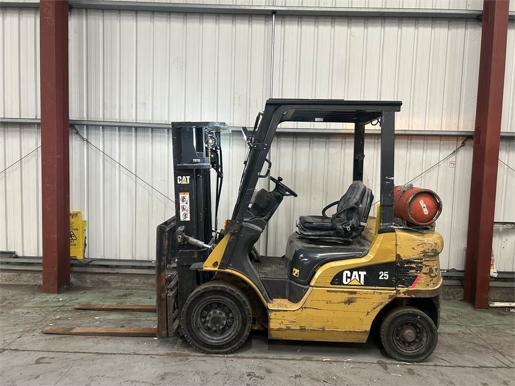 CAT GP20NT - Газовый погрузчик: фото 1 CAT GP20NT - Газовый погрузчик: фото 1