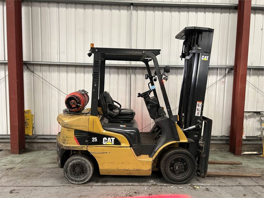 CAT GP25NT - Газовый погрузчик: фото 5 CAT GP25NT - Газовый погрузчик: фото 5