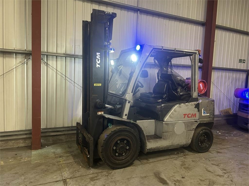 TCM J1F4A40LQ - Газовый погрузчик: фото 2 TCM J1F4A40LQ - Газовый погрузчик: фото 2