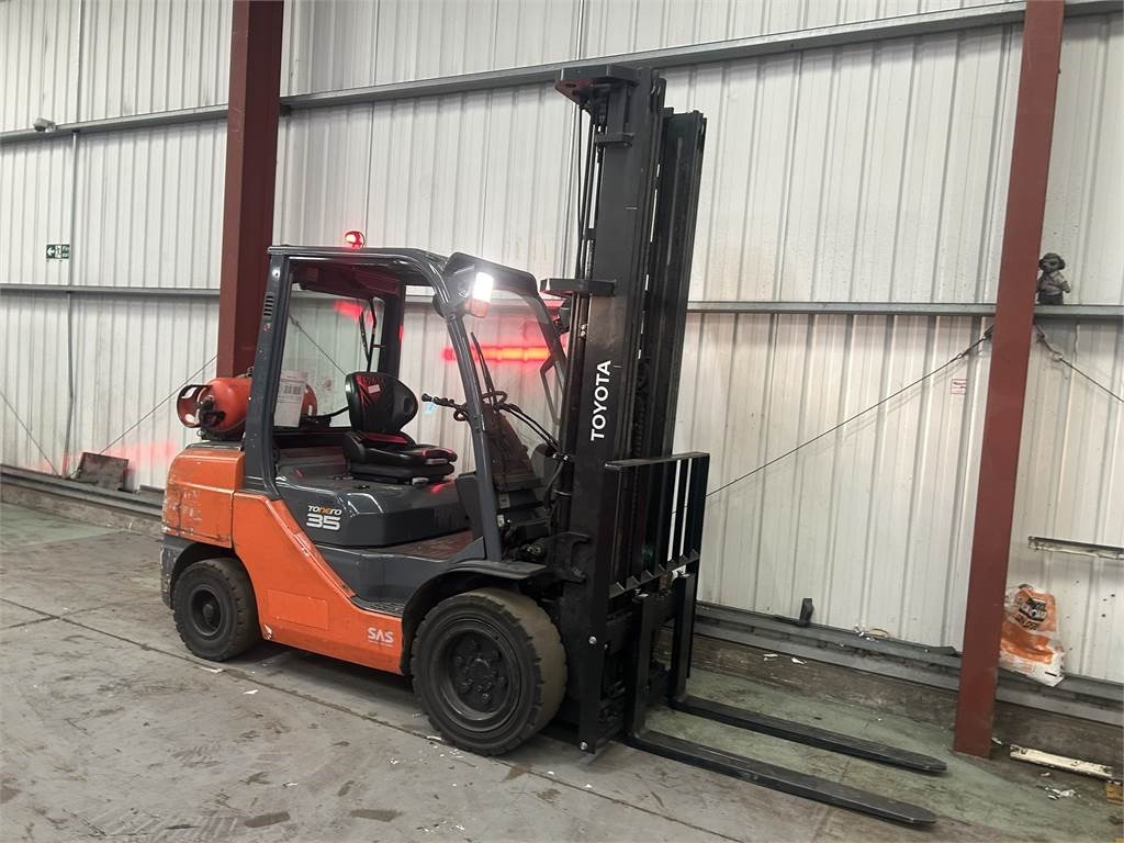 Toyota 02-8FGJF35  - Газовый погрузчик: фото 4 Toyota 02-8FGJF35  - Газовый погрузчик: фото 4