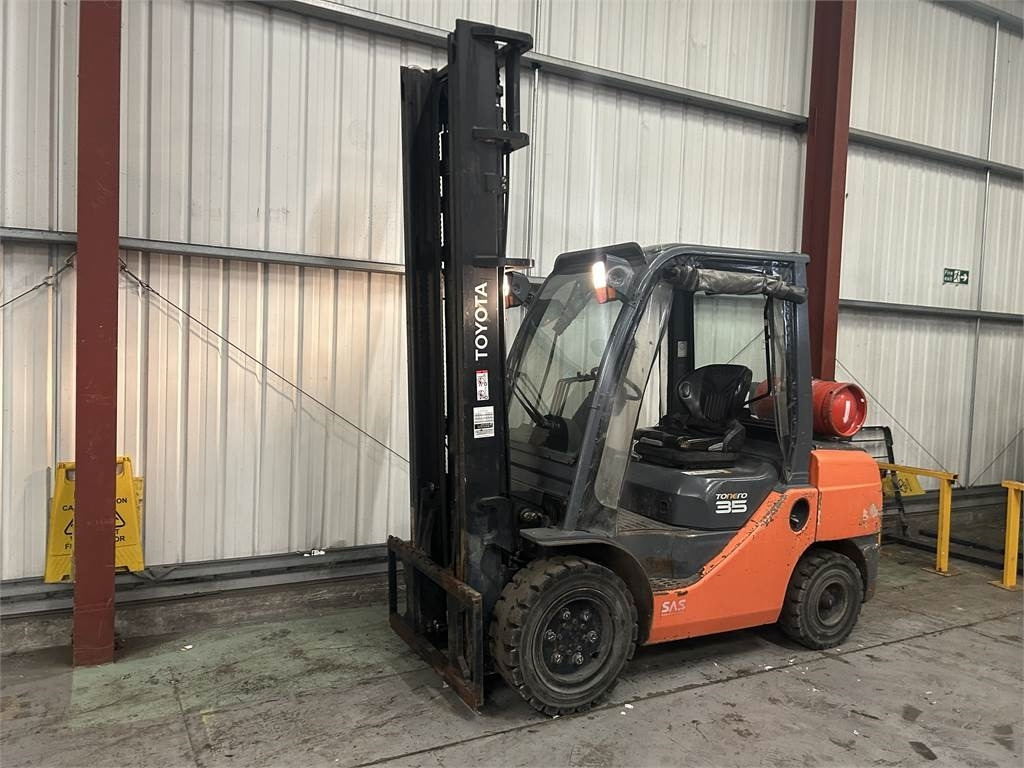 Toyota 02-8FGJF35  - Газовый погрузчик: фото 2 Toyota 02-8FGJF35  - Газовый погрузчик: фото 2