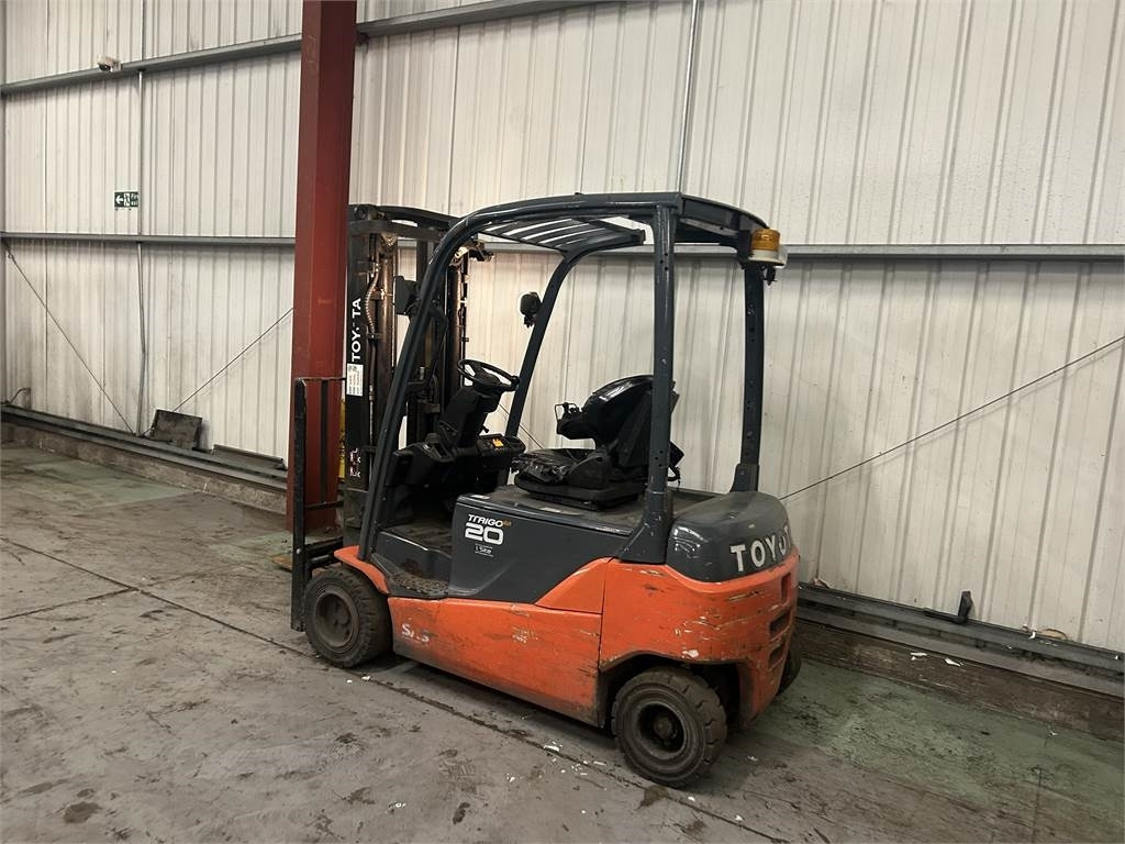 Toyota 8FBM20T - Электропогрузчик: фото 3 Toyota 8FBM20T - Электропогрузчик: фото 3