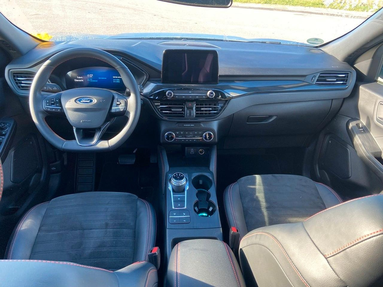 Ford Kuga Plug-In Hybrid ST-Line X - Внедорожник: фото 4 Ford Kuga Plug-In Hybrid ST-Line X - Внедорожник: фото 4