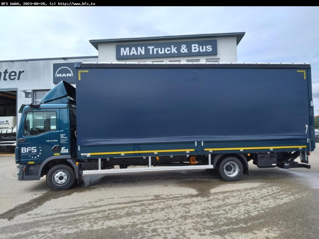 MAN TGL (TG3) 12.250 4x2 BL CH Plane und Spiegel, LB - Тентованный грузовик: фото 3 MAN TGL (TG3) 12.250 4x2 BL CH Plane und Spiegel, LB - Тентованный грузовик: фото 3