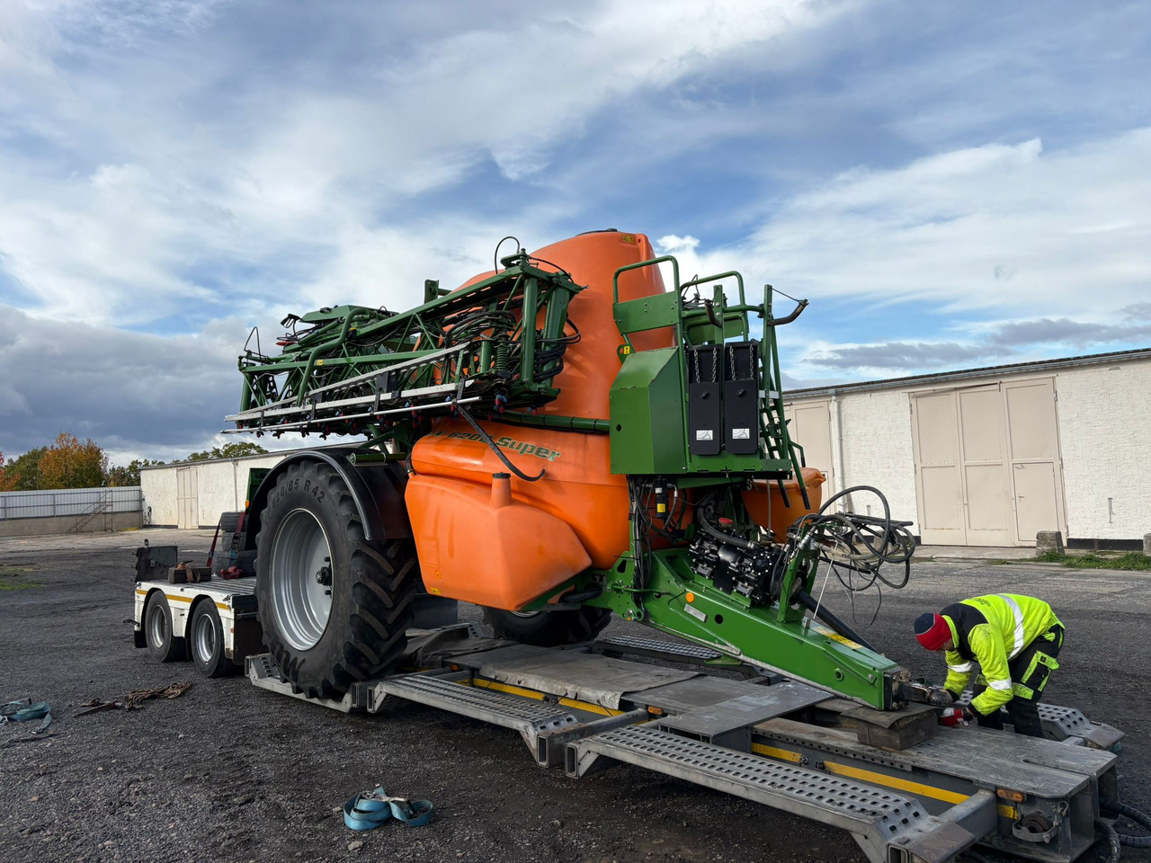 AMAZONE UX 6200 36m GPS - Прицепной опрыскиватель: фото 2 AMAZONE UX 6200 36m GPS - Прицепной опрыскиватель: фото 2