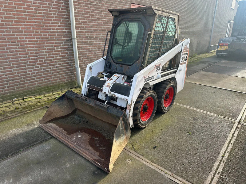 Bobcat 553 - Мини-погрузчик с бортовым поворотом: фото 1 Bobcat 553 - Мини-погрузчик с бортовым поворотом: фото 1