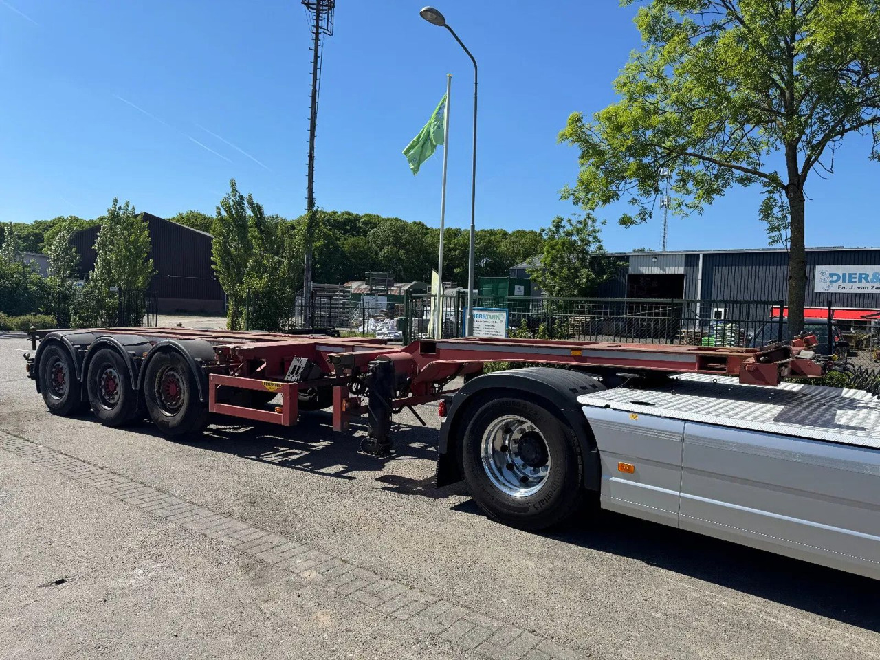 Broshuis 3 UCC-39/45 EU - 3 AXLE SAF + LIFTING AXLE - Полуприцеп-контейнеровоз/ Сменный кузов: фото 1 Broshuis 3 UCC-39/45 EU - 3 AXLE SAF + LIFTING AXLE - Полуприцеп-контейнеровоз/ Сменный кузов: фото 1