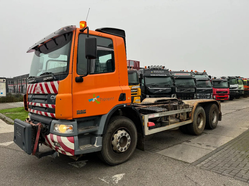 DAF CF 75.310 6X4 EURO 3 FULL STEEL MANUAL GEARBOX - Грузовик-шасси: фото 1 DAF CF 75.310 6X4 EURO 3 FULL STEEL MANUAL GEARBOX - Грузовик-шасси: фото 1