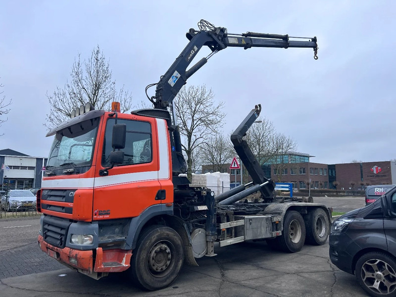DAF CF 85.380 6X2 + MKG 141 A2 CRANE + 20 TON HOOKLIFT - EURO 3 - MANUAL GEAR - 10 TYRES - Крюковой мультилифт, Автоманипулятор: фото 1 DAF CF 85.380 6X2 + MKG 141 A2 CRANE + 20 TON HOOKLIFT - EURO 3 - MANUAL GEAR - 10 TYRES - Крюковой мультилифт, Автоманипулятор: фото 1