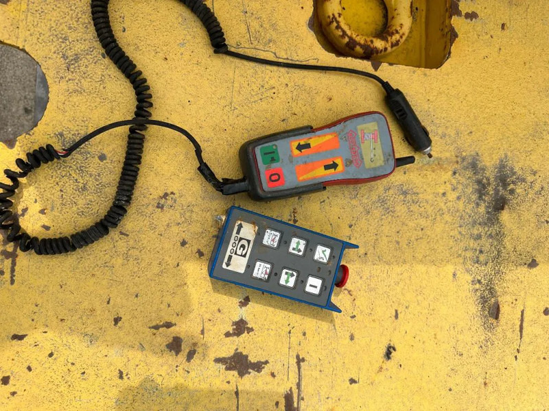 Goldhofer 3 AS GESTUURD REMOTE CONTROLE 1,2 M EXTENDABLE - Низкорамный полуприцеп: фото 4 Goldhofer 3 AS GESTUURD REMOTE CONTROLE 1,2 M EXTENDABLE - Низкорамный полуприцеп: фото 4
