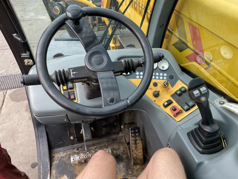 Телескопический погрузчик Haulotte HTL 4017 - 4X4X4 - 5.617 HOURS - 17 METER - 4.000 KG: фото 13