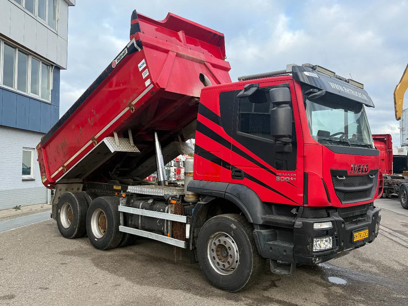 Iveco Trakker 500 6X4 EURO 6 + RETARDER - FULL STEEL SUSP. - BIG AXLES - Самосвал: фото 2 Iveco Trakker 500 6X4 EURO 6 + RETARDER - FULL STEEL SUSP. - BIG AXLES - Самосвал: фото 2