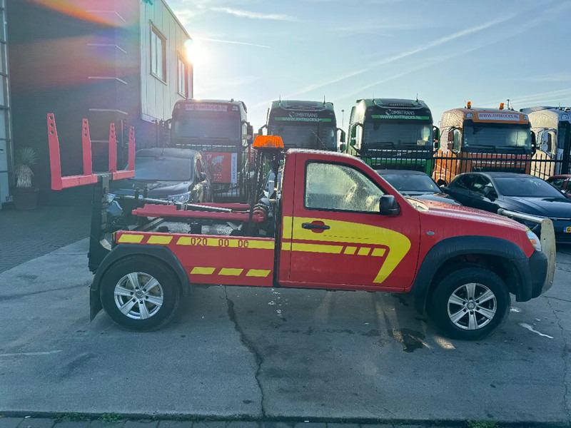 Mazda BT-50 4X4 + TOW TRUCK + DOUBLE WINCH + REMOTE - Лёгкий коммерческий автомобиль: фото 4 Mazda BT-50 4X4 + TOW TRUCK + DOUBLE WINCH + REMOTE - Лёгкий коммерческий автомобиль: фото 4
