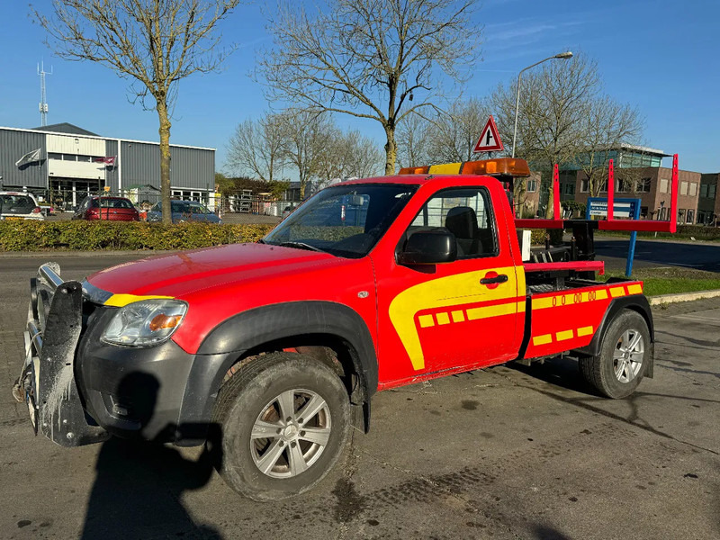 Mazda BT-50 4X4 + TOW TRUCK + DOUBLE WINCH + REMOTE - Лёгкий коммерческий автомобиль: фото 1 Mazda BT-50 4X4 + TOW TRUCK + DOUBLE WINCH + REMOTE - Лёгкий коммерческий автомобиль: фото 1